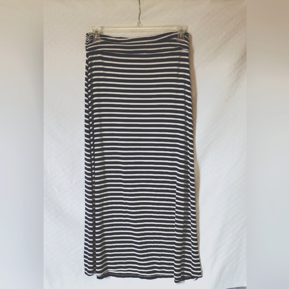 Black and White Striped J. CREW Maxi Skirt, Small.